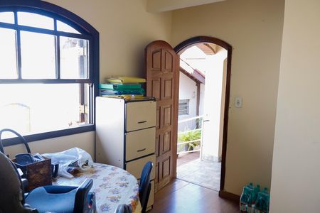 Casa à venda com 197m², 5 quartos e 3 vagas Casa à venda com 197m², 5 quartos e 3 vagasQuarto 4
