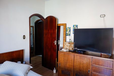 Casa à venda com 197m², 5 quartos e 3 vagas Casa à venda com 197m², 5 quartos e 3 vagasQuarto 2
