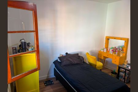Casa à venda com 197m², 5 quartos e 3 vagas Casa à venda com 197m², 5 quartos e 3 vagasQuarto 3