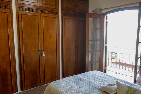 Casa à venda com 197m², 5 quartos e 3 vagas Casa à venda com 197m², 5 quartos e 3 vagasQuarto 2