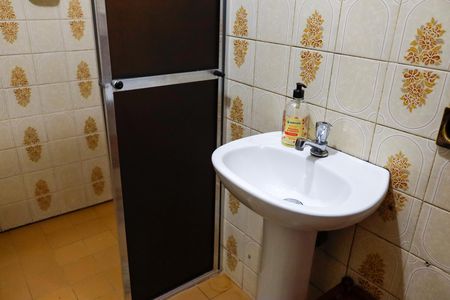Casa à venda com 197m², 5 quartos e 3 vagas Casa à venda com 197m², 5 quartos e 3 vagasBanheiro 2