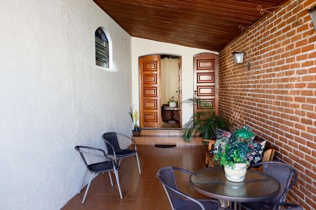 Área comum de casa à venda com 5 quartos, 197m² em Vila Campesina, Osasco