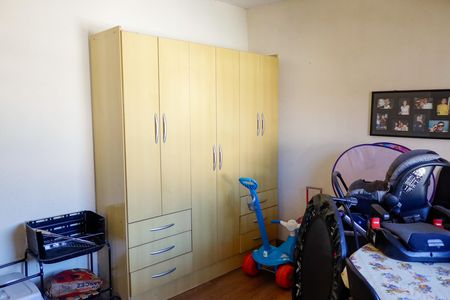 Casa à venda com 197m², 5 quartos e 3 vagas Casa à venda com 197m², 5 quartos e 3 vagasQuarto 4