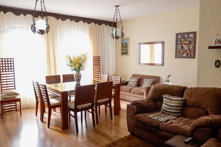 Casa à venda com 5 quartos, 197m² em Vila Campesina, Osasco