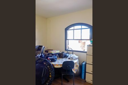 Casa à venda com 197m², 5 quartos e 3 vagas Casa à venda com 197m², 5 quartos e 3 vagasQuarto 4