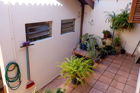 Casa à venda com 197m², 5 quartos e 3 vagas Casa à venda com 197m², 5 quartos e 3 vagasQuintal