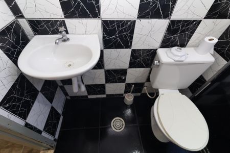 Banheiro de apartamento para alugar com 2 quartos, 43m² em Jardim Laura, Ferraz de Vasconcelos