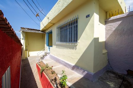 Casa para alugar com 248m², 3 quartos e 1 vaga Casa para alugar com 248m², 3 quartos e 1 vagaFACHADA