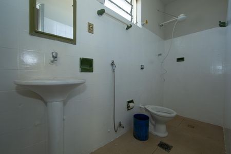 Casa para alugar com 248m², 3 quartos e 1 vaga Casa para alugar com 248m², 3 quartos e 1 vagaBANHEIRO1