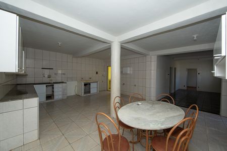 Casa para alugar com 248m², 3 quartos e 1 vaga Casa para alugar com 248m², 3 quartos e 1 vagaCOZINHA