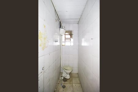 Casa à venda com 224m², 2 quartos e 2 vagas Casa à venda com 224m², 2 quartos e 2 vagasBanheiro