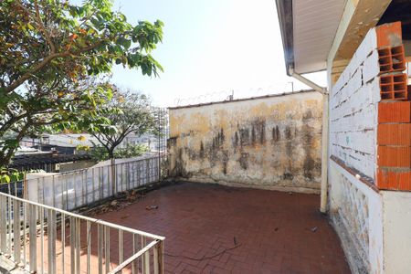 Casa à venda com 224m², 2 quartos e 2 vagas Casa à venda com 224m², 2 quartos e 2 vagasVaranda