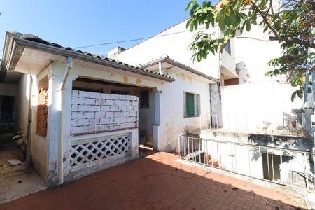 Casa à venda com 224m², 2 quartos e 2 vagas Casa à venda com 224m², 2 quartos e 2 vagasVaranda