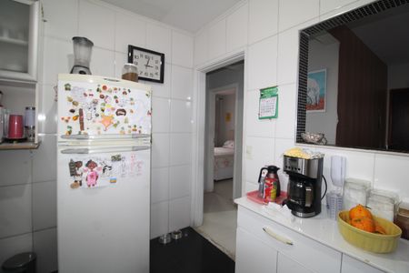 Cozinha de apartamento à venda com 2 quartos, 54m² em Vila Bandeirantes, São Paulo