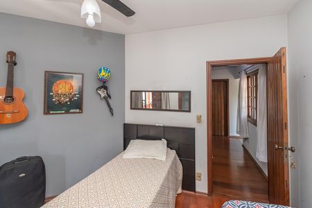 Casa à venda com 270m², 3 quartos e 3 vagas Casa à venda com 270m², 3 quartos e 3 vagasSuite 1