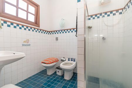 Casa à venda com 270m², 3 quartos e 3 vagas Casa à venda com 270m², 3 quartos e 3 vagasBanheiro da Suíte 1