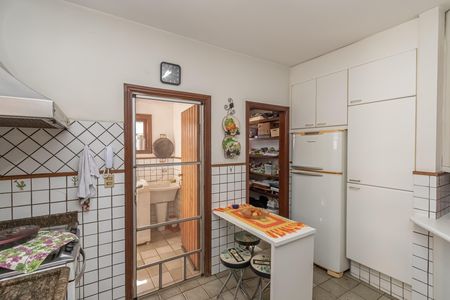 Casa à venda com 270m², 3 quartos e 3 vagas Casa à venda com 270m², 3 quartos e 3 vagasCozinha
