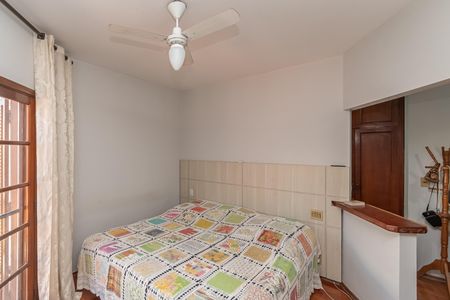 Casa à venda com 270m², 3 quartos e 3 vagas Casa à venda com 270m², 3 quartos e 3 vagasSuite 2