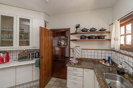 Casa à venda com 270m², 3 quartos e 3 vagas Casa à venda com 270m², 3 quartos e 3 vagasCozinha