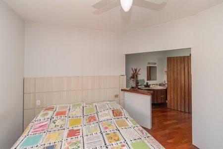 Casa à venda com 270m², 3 quartos e 3 vagas Casa à venda com 270m², 3 quartos e 3 vagasSuite 2
