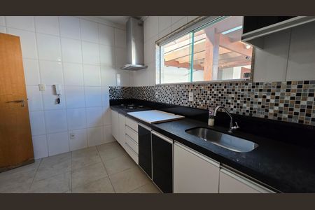 Cozinha - Armários de casa para alugar com 3 quartos, 250m² em Dos Ipês, Vespasiano