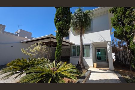 Casa para alugar com 3 quartos, 250m² em Dos Ipês, Vespasiano