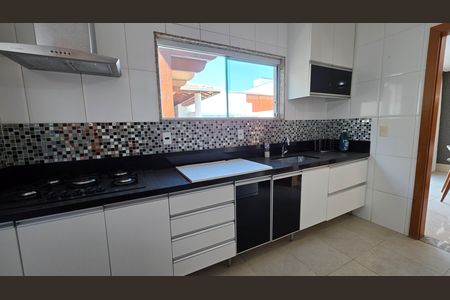 Cozinha  de casa para alugar com 3 quartos, 250m² em Dos Ipês, Vespasiano