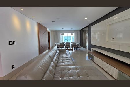 Sala  de casa para alugar com 3 quartos, 250m² em Dos Ipês, Vespasiano
