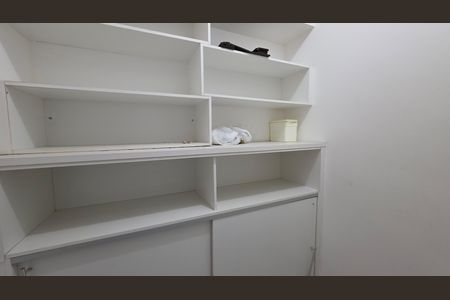 Casa de condomínio para alugar com 250m², 3 quartos e 4 vagas Casa de condomínio para alugar com 250m², 3 quartos e 4 vagasDispensa