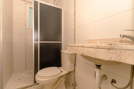 Banheiro de apartamento para alugar com 1 quarto, 50m² em Passo d’Areia, Porto Alegre