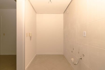 Cozinha de apartamento para alugar com 1 quarto, 50m² em Passo d’Areia, Porto Alegre