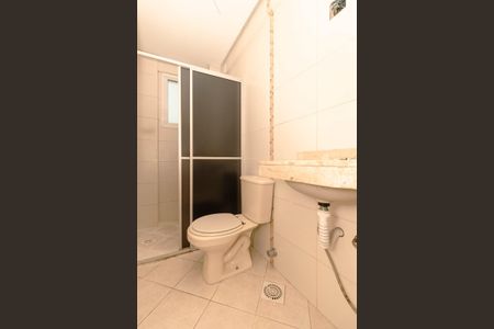 Banheiro de apartamento para alugar com 1 quarto, 50m² em Passo d’Areia, Porto Alegre