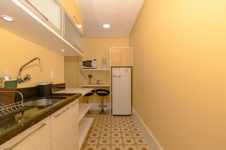 Cozinha de apartamento para alugar com 1 quarto, 75m² em Moinhos de Vento, Porto Alegre