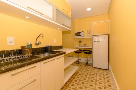 Cozinha de apartamento para alugar com 1 quarto, 75m² em Moinhos de Vento, Porto Alegre