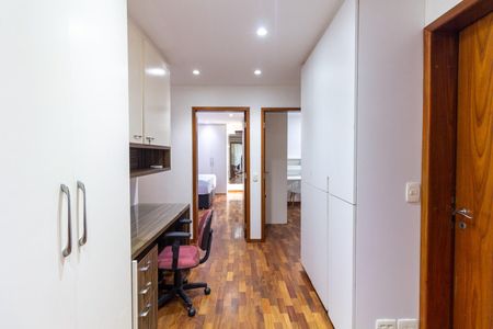 Apartamento à venda com 168m², 2 quartos e 3 vagas Apartamento à venda com 168m², 2 quartos e 3 vagasQuarto