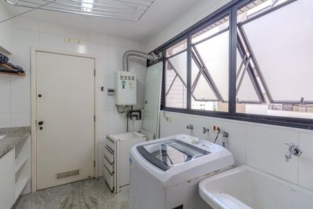 Apartamento à venda com 168m², 2 quartos e 3 vagas Apartamento à venda com 168m², 2 quartos e 3 vagasÁrea de Serviço