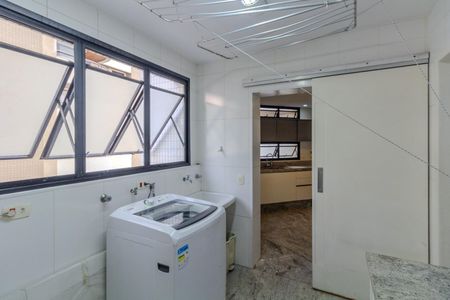 Apartamento à venda com 168m², 2 quartos e 3 vagas Apartamento à venda com 168m², 2 quartos e 3 vagasÁrea de Serviço