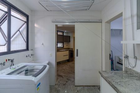 Apartamento à venda com 168m², 2 quartos e 3 vagas Apartamento à venda com 168m², 2 quartos e 3 vagasÁrea de Serviço