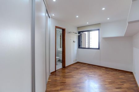 Apartamento à venda com 168m², 2 quartos e 3 vagas Apartamento à venda com 168m², 2 quartos e 3 vagasQuarto