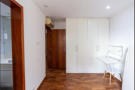 Apartamento à venda com 168m², 2 quartos e 3 vagas Apartamento à venda com 168m², 2 quartos e 3 vagasQuarto