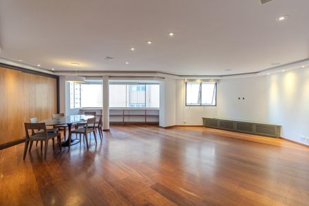 Apartamento à venda com 168m², 2 quartos e 3 vagas Apartamento à venda com 168m², 2 quartos e 3 vagasSala de Jantar
