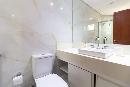 Apartamento à venda com 168m², 2 quartos e 3 vagas Apartamento à venda com 168m², 2 quartos e 3 vagasBanheiro
