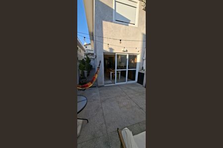 Área externa de casa à venda com 3 quartos, 137m² em Jardim Namba, São Paulo