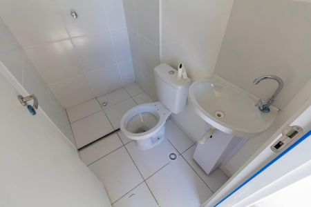Banheiro de kitnet/studio à venda com 1 quarto, 16m² em Vila Granada, São Paulo