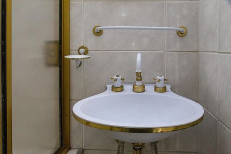 Banheiro do Quarto 1 suíte de casa para alugar com 3 quartos, 300m² em Gopouva, Guarulhos