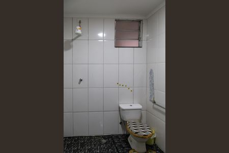 Banheiro social 1 de casa para alugar com 3 quartos, 300m² em Gopouva, Guarulhos