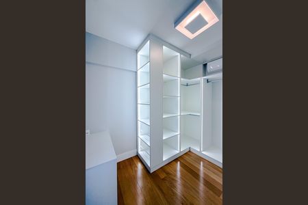 Apartamento à venda com 165m², 2 quartos e 3 vagasQuarto 2 - Suíte
