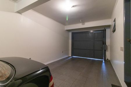 Garagem de casa para alugar com 4 quartos, 350m² em Camaquã, Porto Alegre