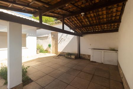 Quintal de casa para alugar com 2 quartos, 163m² em Campo Grande, Rio de Janeiro