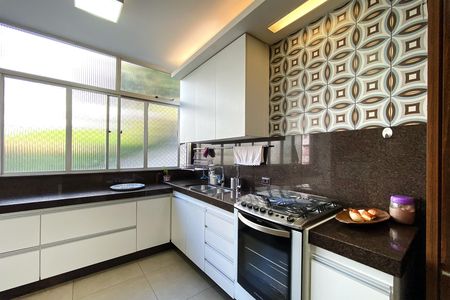Apartamento à venda com 130m², 3 quartos e 2 vagasCozinha